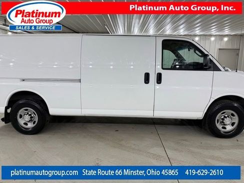 Used 2017 Chevrolet Express 3500 Extended image 6