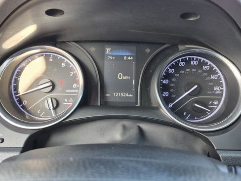 Used 2019 Toyota Camry LE FWD image 31