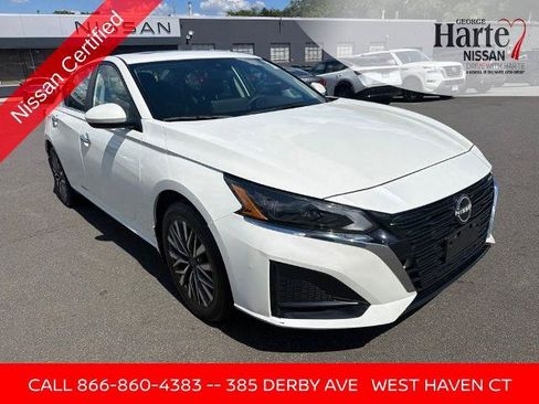 Certified 2023 Nissan Altima 2.5 SV w/ SV Premium Package AWD/4WD image 2