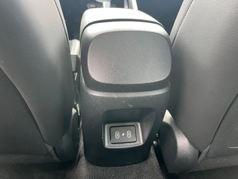 Used 2025 Hyundai Elantra Limited image 23