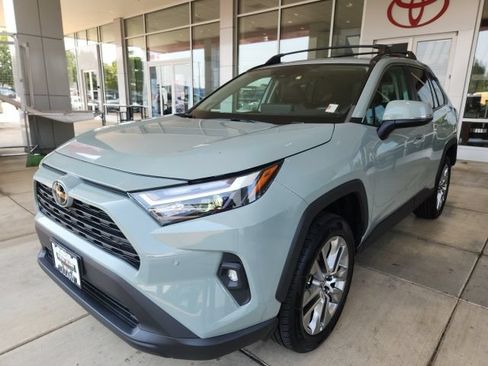 Used 2023 Toyota RAV4 XLE Premium AWD/4WD image 6