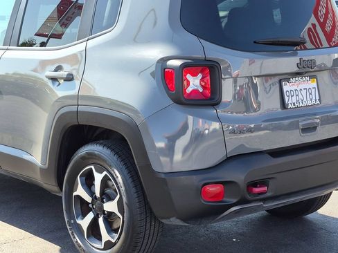 Used 2022 Jeep Renegade Trailhawk AWD/4WD image 10