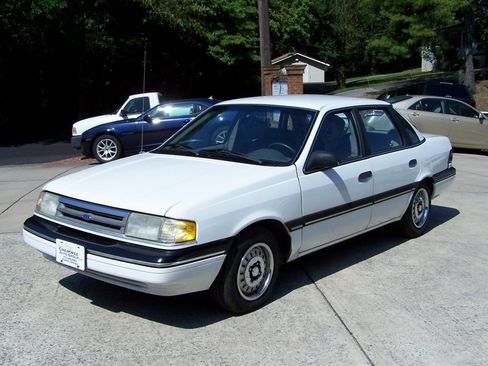Used 1991 Ford Tempo GL FWD image 3