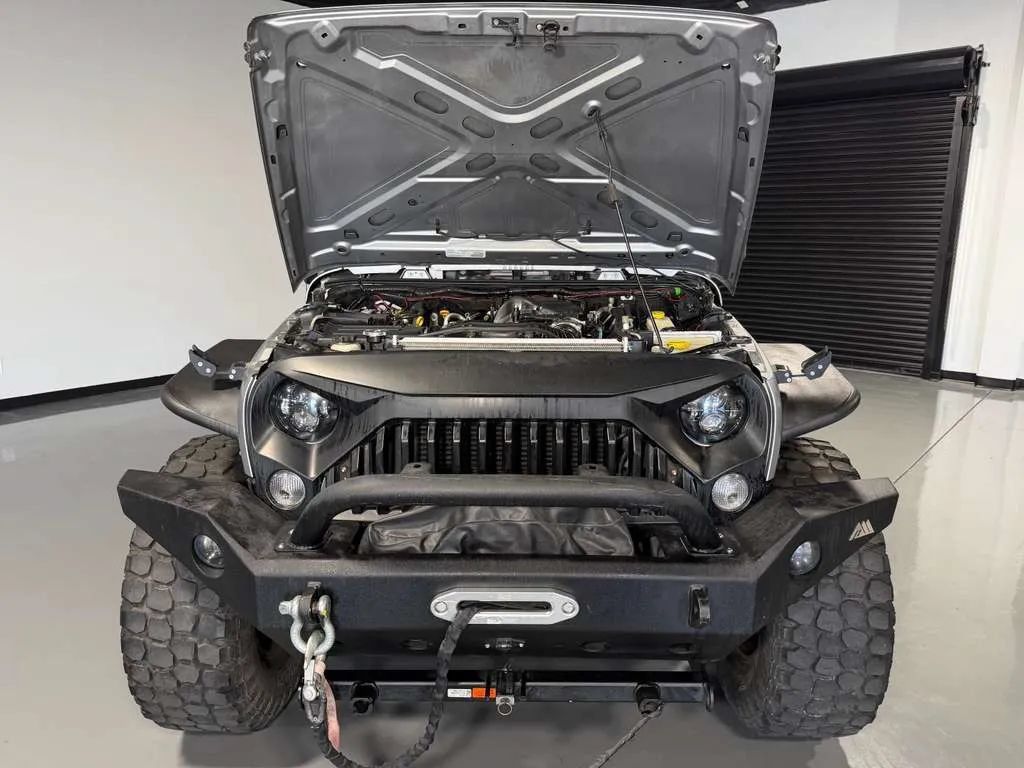 Used 2018 Jeep Wrangler Sport AWD/4WD image 24