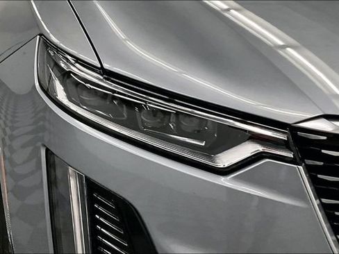 Used 2023 Cadillac XT6 Premium Luxury image 36