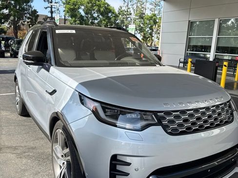 Certified 2023 Land Rover Discovery Metropolitan Edition AWD/4WD image 2