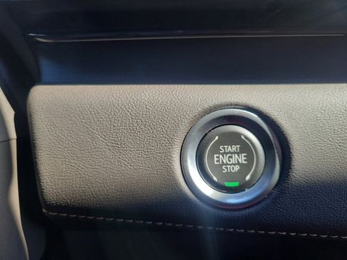 Used 2021 Cadillac Escalade Premium Luxury image 24