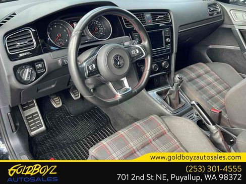 Used 2019 Volkswagen Golf 4-Door FWD image 14