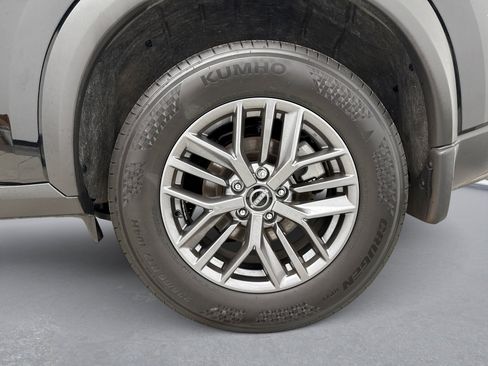 Used 2023 Nissan Rogue S image 12