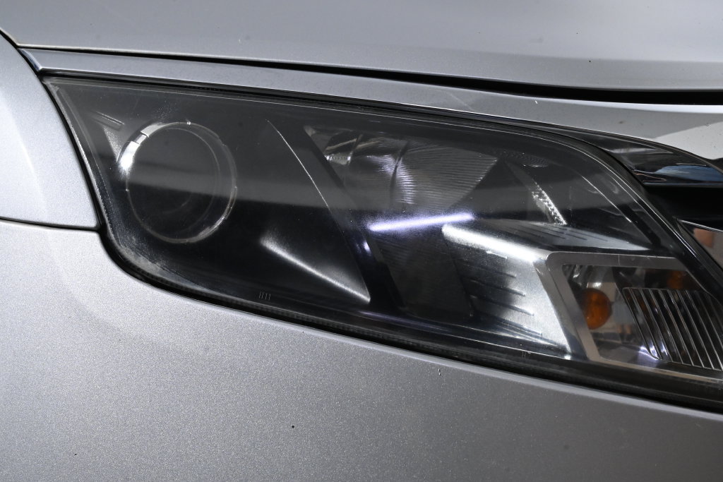 Used 2010 Ford Fusion Hybrid FWD image 11