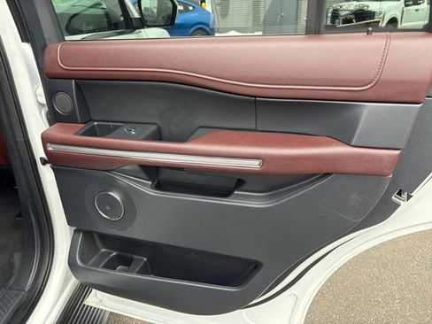 Used 2024 Ford Expedition Limited image 42