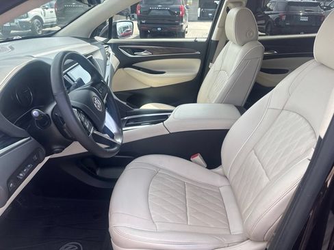Used 2022 Buick Enclave Avenir w/ Avenir Technology Package AWD/4WD image 2