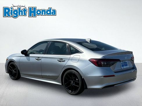 Used 2025 Honda Civic Sport image 4