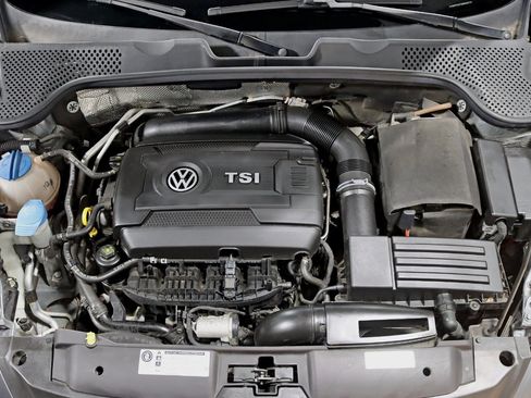 Used 2014 Volkswagen Beetle R-Line FWD image 32