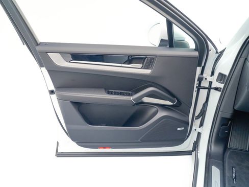 New 2026 Porsche Cayenne E-Hybrid Coupe image 24