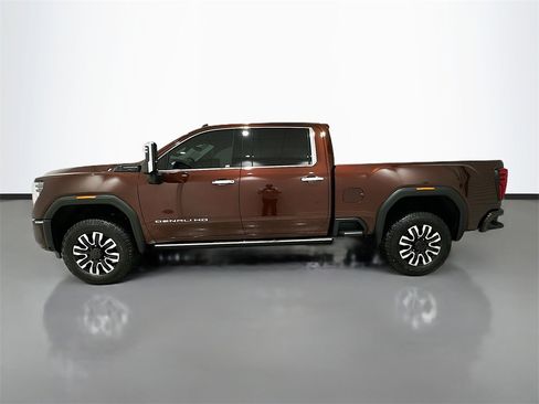 Used 2024 GMC Sierra 2500 Denali Ultimate image 4
