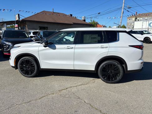 New 2026 Mitsubishi Outlander LE AWD/4WD image 2