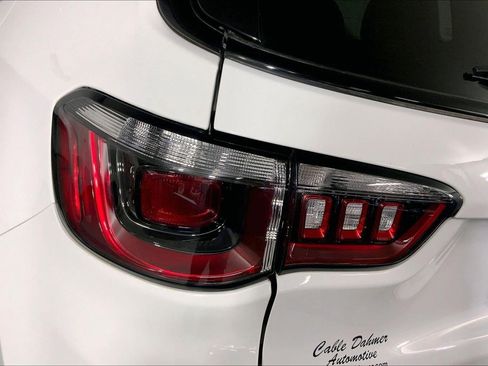 Used 2025 Jeep Compass Trailhawk AWD/4WD image 27