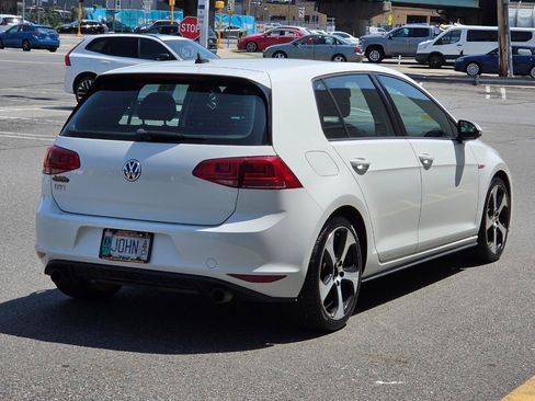 Used 2015 Volkswagen Golf 4-Door FWD image 7