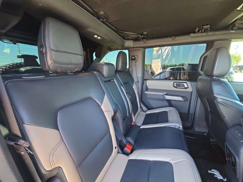 Used 2023 Ford Bronco Wildtrak AWD/4WD image 29