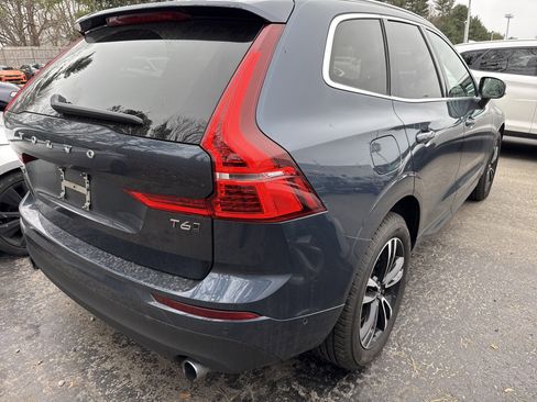 Used 2018 Volvo XC60 T6 Momentum w/ Convenience Package image 7