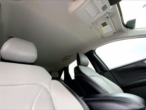 Certified 2025 Ford Escape SE w/ PHEV Premium Package image 13