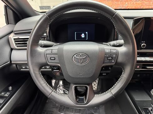 Used 2025 Toyota Camry SE FWD image 13
