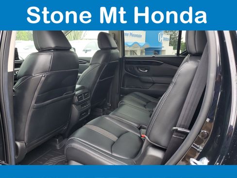 Used 2025 Honda Pilot EX-L image 11