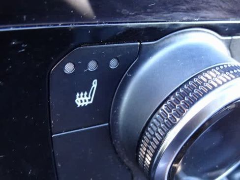 Used 2023 Toyota Highlander XSE image 12