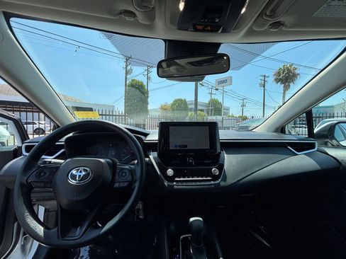 Used 2025 Toyota Corolla LE FWD image 33
