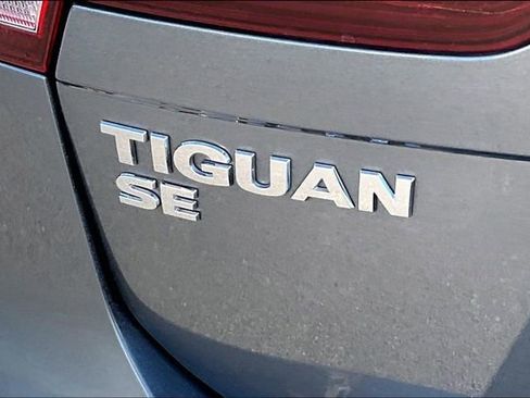 Used 2019 Volkswagen Tiguan SE w/ Panoramic Sunroof Package image 23