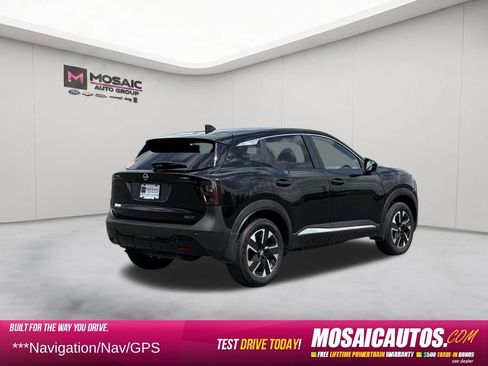 Used 2025 Nissan Kicks SV AWD/4WD image 7