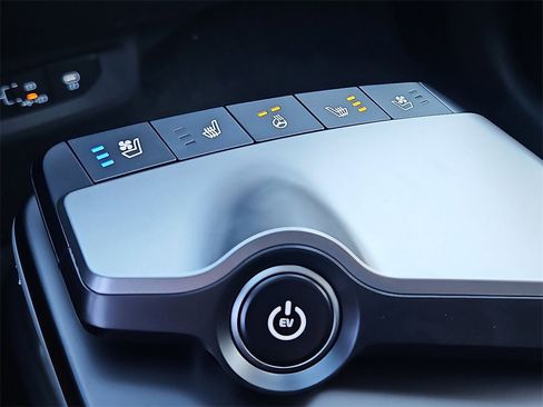 New 2025 Kia EV6 Wind image 10