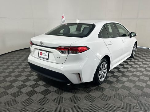 Used 2025 Toyota Corolla LE FWD image 3