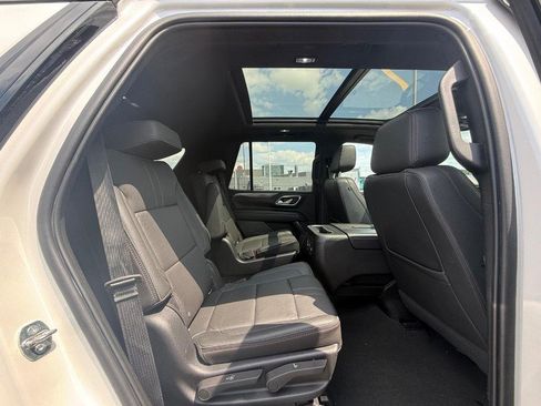 Used 2022 Chevrolet Tahoe RST w/ Luxury Package AWD/4WD image 15