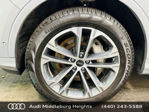 Certified 2025 Audi Q7 2.0T Premium w/ Convenience Plus Package AWD/4WD image 33