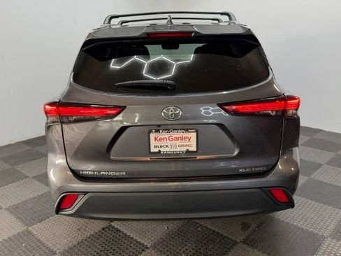 Used 2023 Toyota Highlander XLE AWD/4WD image 10