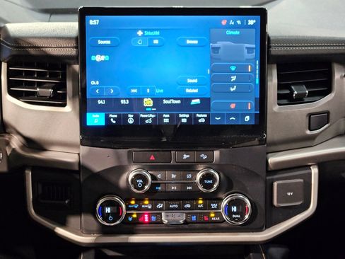Used 2023 Ford Expedition Max XLT image 16