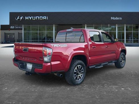 Used 2022 Toyota Tacoma TRD Sport w/ TRD Premium Sport Package AWD/4WD image 3