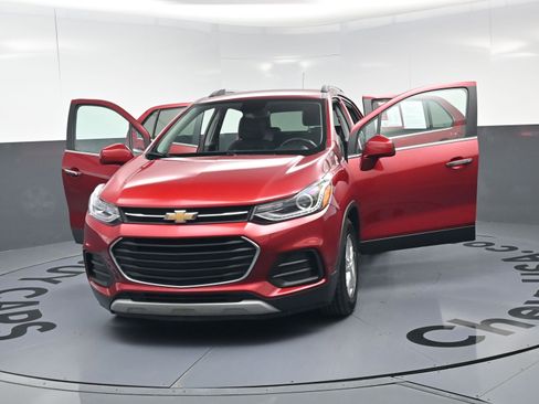 Used 2020 Chevrolet Trax LT w/ Driver Confidence Package image 22