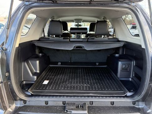 Used 2017 Toyota 4Runner SR5 Premium image 11