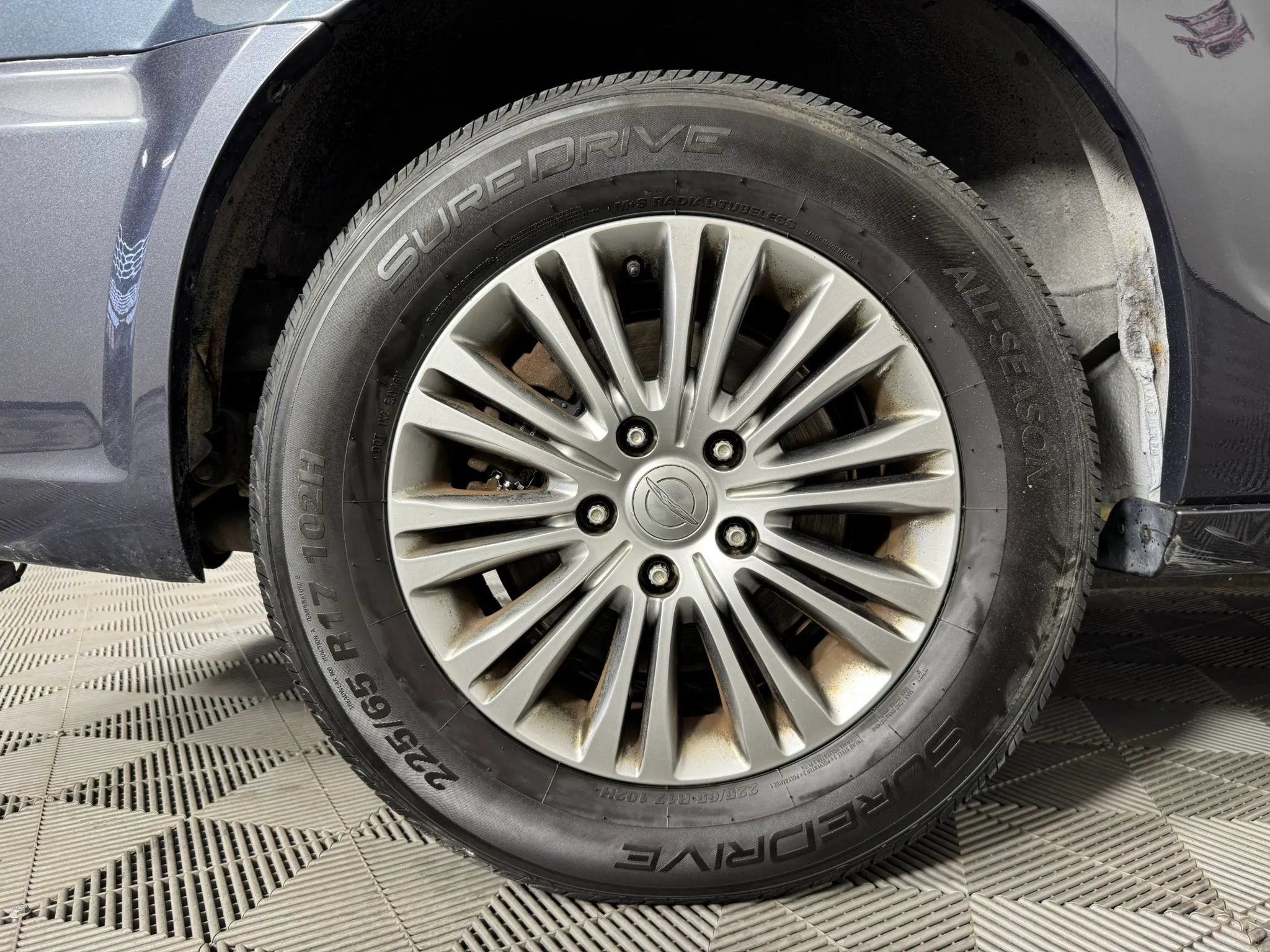 Used 2014 Chrysler Town & Country Touring-L w/ Driver Convenience Group FWD image 43