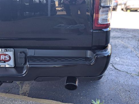 Used 2019 RAM 1500 Big Horn AWD/4WD image 9
