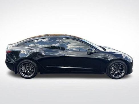 Used 2021 Tesla Model 3 Standard Range Plus RWD image 2