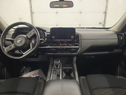 Used 2025 Nissan Pathfinder SV FWD image 14