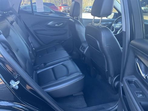 Used 2022 GMC Terrain SLT image 22