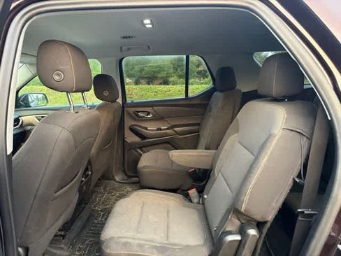 Used 2021 Chevrolet Traverse LT AWD/4WD image 17