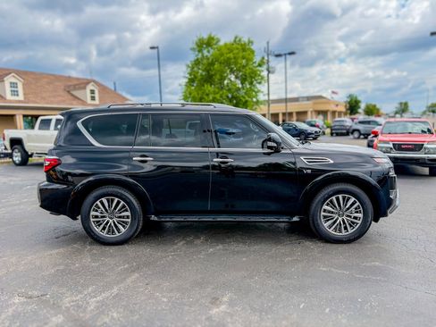Used 2022 Nissan Armada SL w/ Captain's Chairs Package AWD/4WD image 9