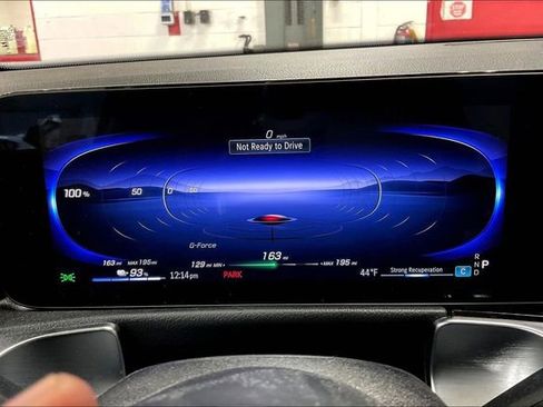 Used 2025 Mercedes-Benz EQB 300 4MATIC image 22