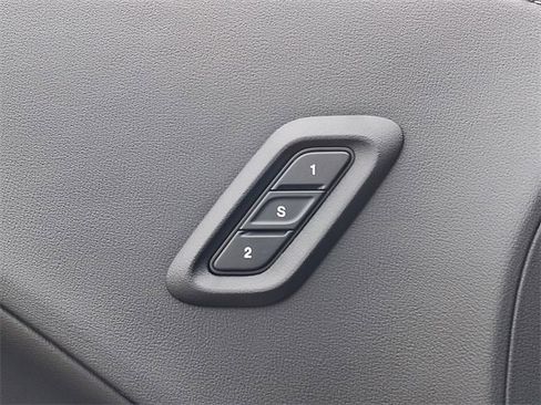 Used 2022 Dodge Challenger R/T w/ Plus Package image 27